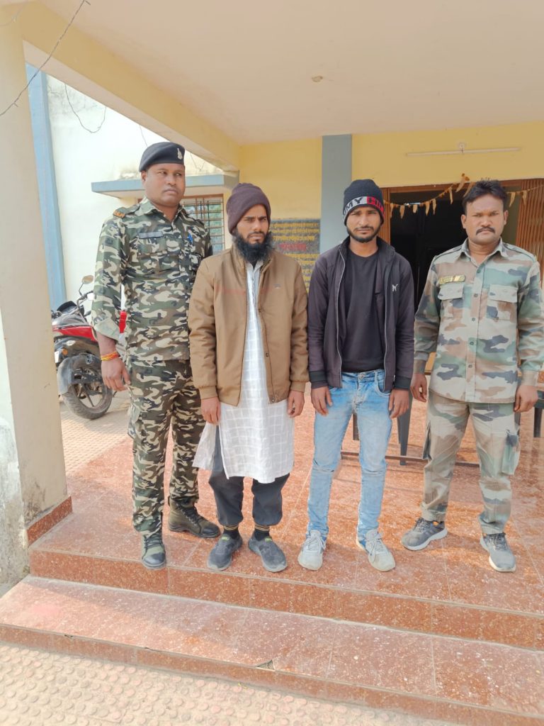 रैरूमाखुर्द पुलिस ने 02 फरार मवेशी तस्करों को किया गिरफ्तार*….