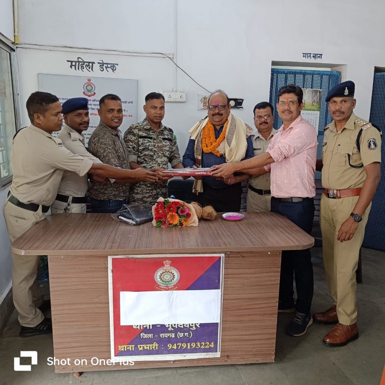 *भूपदेवपुर थाने में सेवानिवृत सहायक उप निरीक्षक बालकृष्ण डनसेना को दी गई सम्मान पूर्वक विदाई*…..