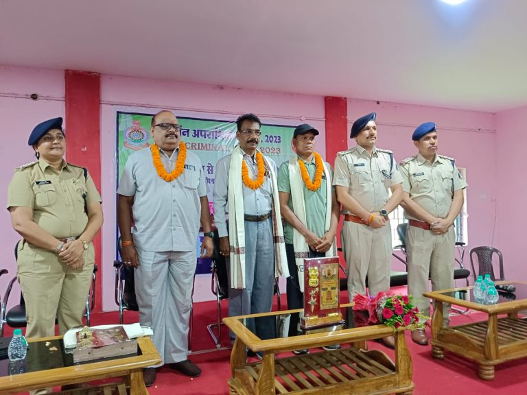 *सेवानिवृत्त हुये तीन पुलिसकर्मियों को दी गई ससम्मान विदाई*……
