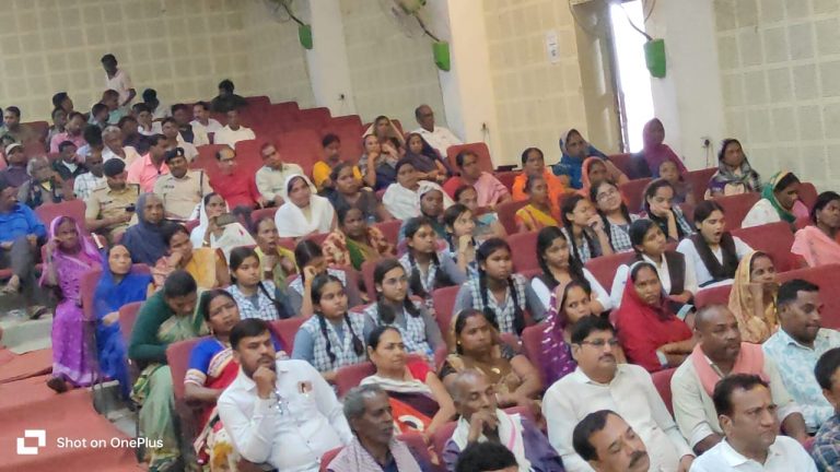 *”दंड संहिता से न्याय संहिता की ओर” : खरसिया ऑडिटोरियम में नवीन आपराधिक कानून पर आधारित सेमिनार का आयोजन*…..