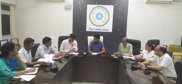 *डेंगू से बचाव के लिए पिछले वर्ष के हाट स्पॉट क्षेत्रों में दें विशेष ध्यान, सोर्स रिडक्शन पर करें कार्य-सीईओ जिला पंचायत श्री जितेन्द्र यादव*