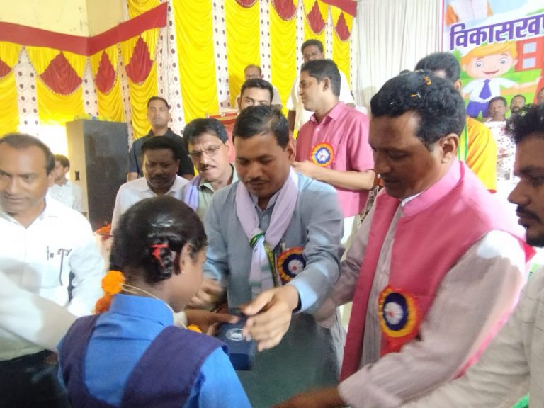 *मन लगाकर करें पढ़ाई, जरूर मिलेगी सफलता-सांसद श्री राधेश्याम राठिया*