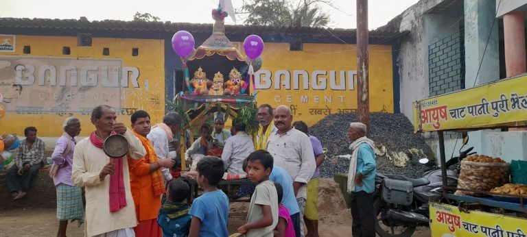 धूमधाम से निकली गई भगवान जगन्नाथ की रथयात्रा, भक्तों ने खींचा रथ…