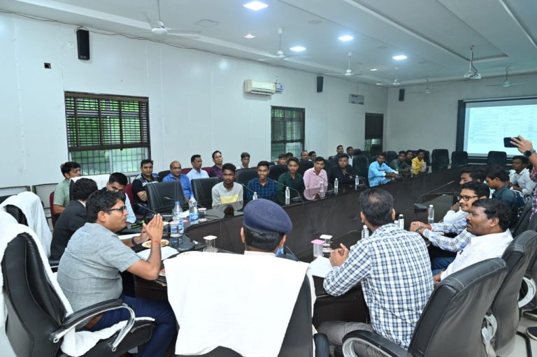 *अग्नि वीर के लिखित परीक्षा में चयनित अभ्यर्थियों को मार्गदर्शन देने पहुंचे वित्त मंत्री श्री ओ.पी.चौधरी*