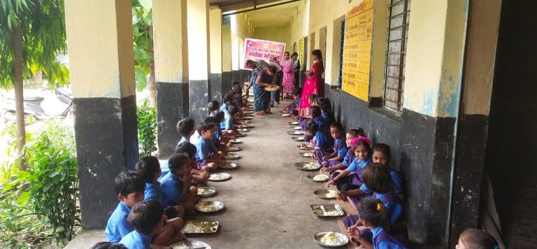 *NEP शिक्षा सप्ताह सह न्योता भोजन का सफल आयोजन प्राथ. शाला मिडमिड़ा मे संपन्न*