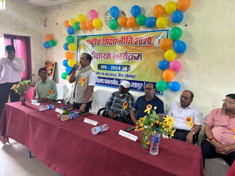 विद्यार्थी भविष्य में अच्छे दायित्व निभाने के लिए संकल्प ले और प्रदेश विकास में अपनी भागीदारी सुनिश्चित करें – सालिक साय