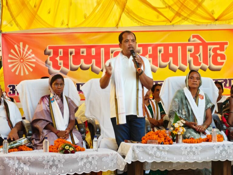 कांसाबेल : चिडोरा में जनप्रतिनिधियों का सम्मान, ब्रह्मकुमारी दीदियों की उपस्थिति से कार्यक्रम में चार चाँदजनसेवा को बताया जीवन का उद्देश्य – सालिक साय