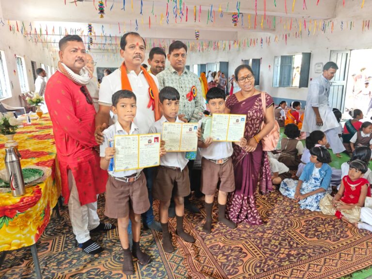 शिक्षा ही जीवन का मूल मंत्र है – सालिक साय की आतिथ्य में सरस्वती शिशु मंदिर कांसाबेल में वार्षिक उत्सव व परीक्षा परिणाम कार्यक्रम का भव्य आयोजन