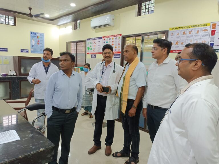 स्वास्थ्य सेवाओं की गुणवत्ता का राज्य स्तरीय टीम ने किया सीएचसी का निरीक्षण