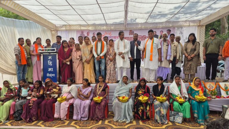 समाधान शिविर के माध्यम से दूरस्थ ग्रामीण क्षेत्रों के व्यक्तियों को मिल रहा शासकीय योजनाओं का लाभ-राज्यसभा सांसद देवेन्द्र प्रताप सिंहसमाधान शिविर में पहुंचे महापौर जीवर्धन चौहान, शिविर का लाभ उठाने लोगों को किया प्रोत्साहितसामुदायिक निवेश कोष से स्व-सहायता समूहों को मिला 33 लाख 60 हजार की राशिपीएम आवास योजना से हितग्राहियों को मिला पक्का आवास