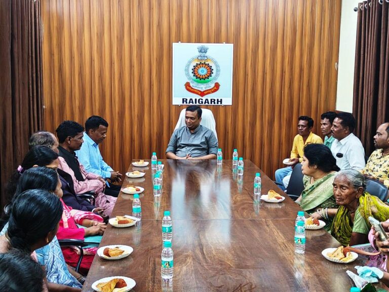 रायगढ़ पुलिस के तीन पुलिस अधिकारी हुए सेवानिवृत्त, एसपी कार्यालय में सेवानिवृत्तों की गरिमामय विदाई