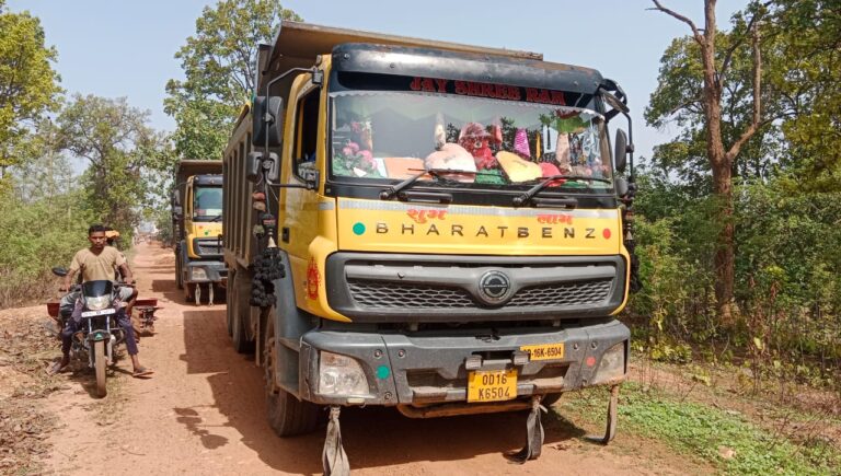 रेत माफिया बेलगाम, प्रशासन बेखबर : लैलूँगा में धड़ल्ले से हो रही अवैध रेत डंपिंग, सरकार की चुप्पी सवालों के घेरे में