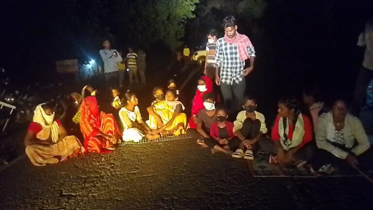 लैलूँगा ~ रेगड़ी गैस त्रासदी: ज़हरीली गैस के रिसाव से दहशत, प्रशासन की लापरवाही पर ग्रामीणों का फूटा ग़ुस्सा, पुनः चक्का जाम