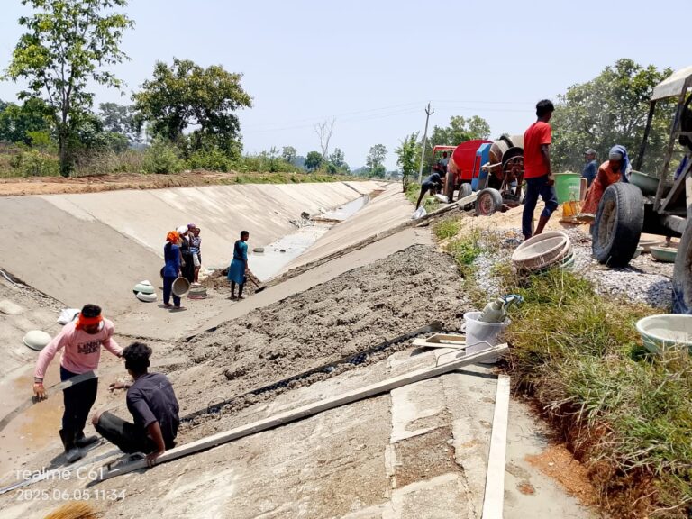 लैलूँगा नहर के लाइनिंग कार्य में भारी भ्रष्टाचार, जनप्रतिनिधियों की चुप्पी समझ से परे