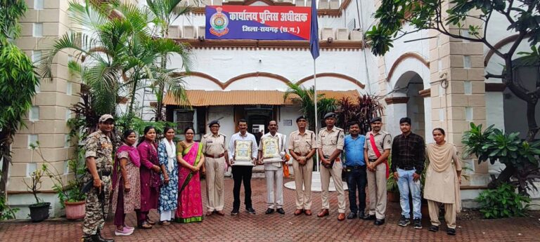 रायगढ़ पुलिस के एएसआई दौलत सिंह ठाकुर और आरक्षक विपिन तिवारी सेवानिवृत्त, पुलिस कार्यालय में दी गई ससम्मान विदाई