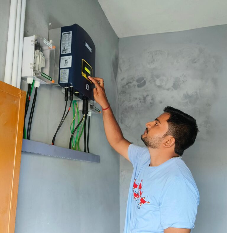 पीएम सूर्यघर मुफ्त बिजली योजना से प्रदीप पटेल बने आत्मनिर्भर3 किलोवॉट सोलर प्लांट से प्रतिमाह 350-400 यूनिट बिजली का उत्पादन