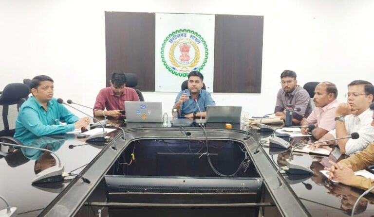 आधार अपडेशन हेतु ग्राम पंचायतों में लगेगा कैंपजिला पंचायत सीईओ ने आधार ऑपरेटरों की ली बैठक, प्रगति लाने के दिए निर्देश