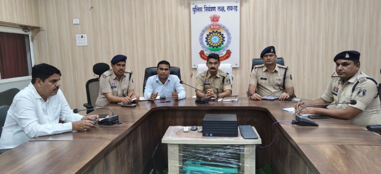 ● गणेश उत्सव को लेकर शांति समिति की बैठक सम्पन्न, प्रशासन और पुलिस ने समिति सदस्यों को निर्देशों का पालन कराने के दिए निर्देश