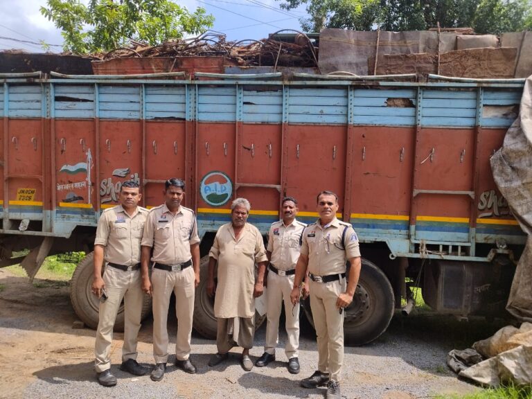 ● अवैध कबाड़ परिवहन पर कोतरारोड़ पुलिस की कार्रवाई : 23 टन कबाड़ के साथ ट्रक को पकड़ा, करीब 17 लाख की संपत्ति जब्त