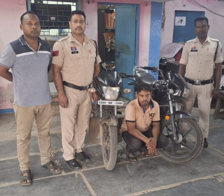 ● जूटमिल पुलिस की कार्यवाही में चोरी की दो मोटरसाइकिलों के साथ आरोपी गिरफ्तार