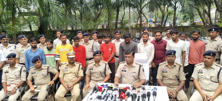 ●”रायगढ़ पुलिस ने किया संगठित बाइक चोर गिरोह का भंडाफोड़, 18 आरोपी गिरफतार, चोरी की 52 दुपहिया बरामद