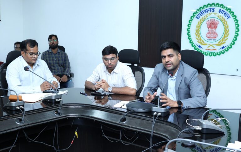 अग्निवीर भर्ती की लिखित परीक्षा में उत्तीर्ण अभ्यर्थियों को नि:शुल्क शारीरिक दक्षता प्रशिक्षण का मिले लाभ: सीईओ जिला पंचायत जितेन्द्र यादवसीईओ जिला पंचायत जितेन्द्र यादव ने ली साप्ताहिक समय-सीमा की बैठक