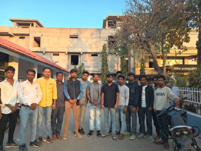 लैलूँगा : गिरफ्तारी के विरोध में युवा कांग्रेस का प्रदर्शन