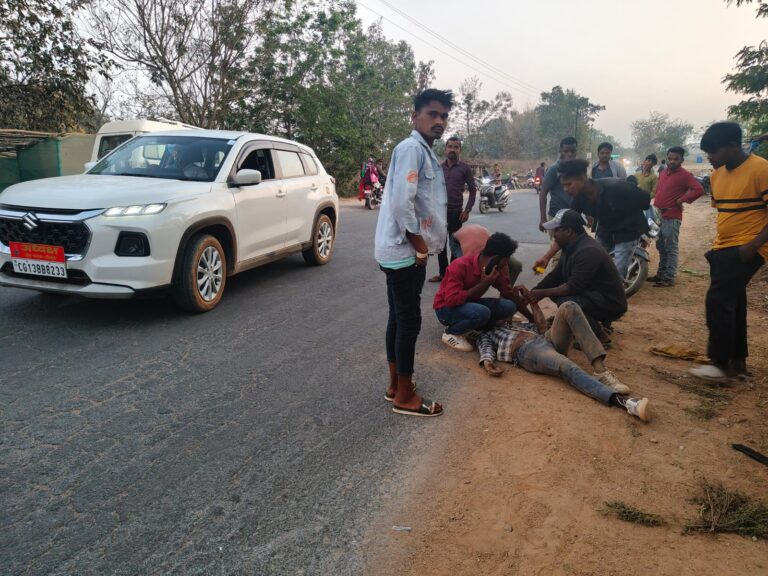 बिग ब्रेकिंग लैलूँगा : अज्ञात कार का कहर! बाइक सवार युवक को रौंदकर फरार, सड़क पर तड़पता रहा लहूलुहान युवक 