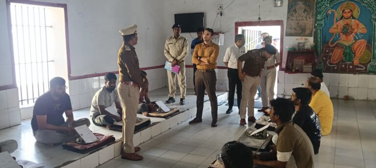 कलेक्टर एवं एसएसपी का जिला जेल रायगढ़ में आकस्मिक निरीक्षणस्वच्छता, सुरक्षा, भोजन, चिकित्सा सुविधाओं की गहन समीक्षा
