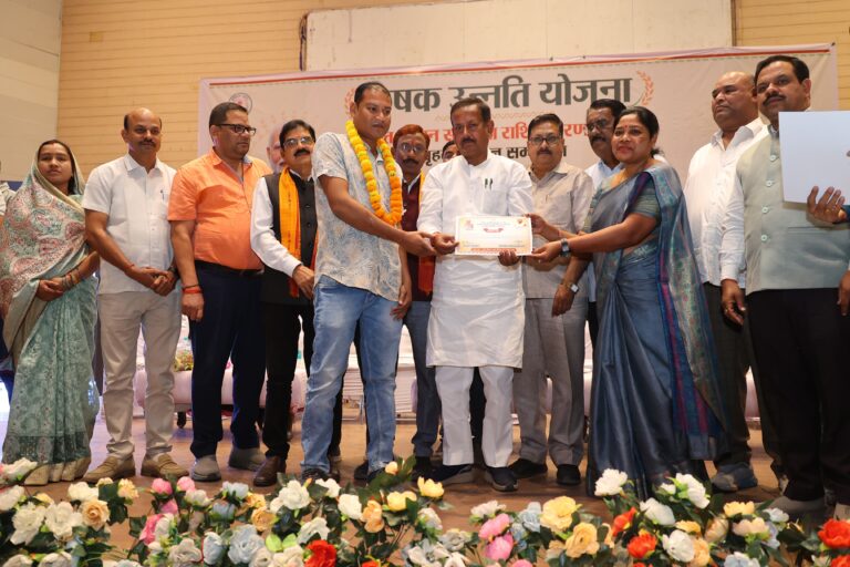 कृषक उन्नति योजना के तहत होली से पहले किसानों के खाते में हुई धन वर्षामुख्यमंत्री विष्णुदेव साय ने जिले के 72,693 किसानों के खातों में अंतरित की 349.59 करोड़ रुपए