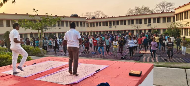 जिला जेल में 5 दिवसीय योग शिविर का समापनयोग को दिनचर्या में शामिल करने का बंदियों ने लिया संकल्प