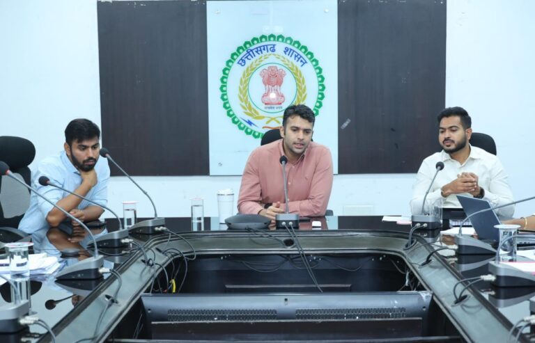 शासन की प्राथमिकता वाली योजनाओं में लक्ष्य के अनुरूप प्रगति सुनिश्चित करें-कलेक्टरपीएम आवास योजना में तेजी लाने और लंबित प्रकरणों पर सख्ती के निर्देश