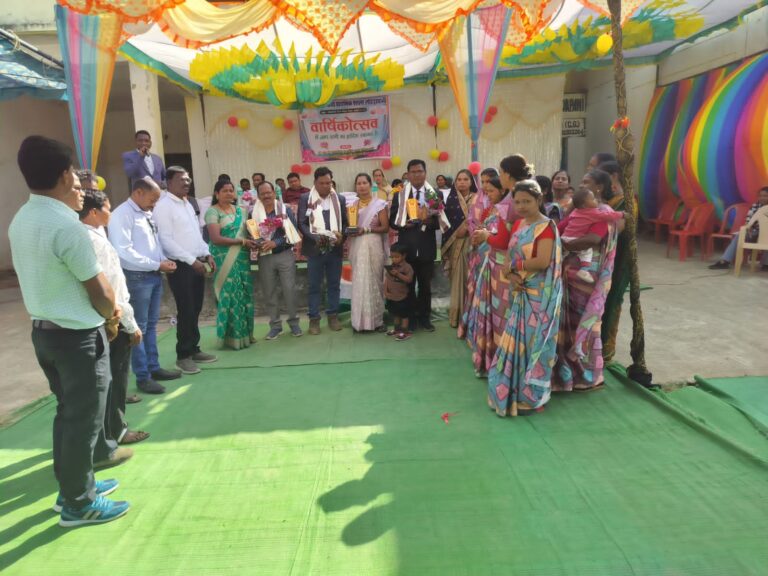 लोहड़ापानी में वार्षिकोत्सव एवं पदोन्नत प्रधान पाठक सम्मान समारोह संपन्न !