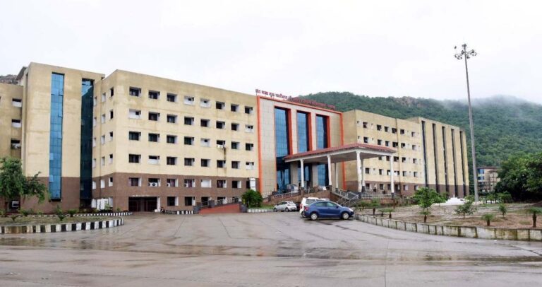 होली पर्व को लेकर रायगढ़ मेडिकल कॉलेज अस्पताल अलर्ट, इमरजेंसी सेवाएं रहेंगी 24 घंटे उपलब्ध