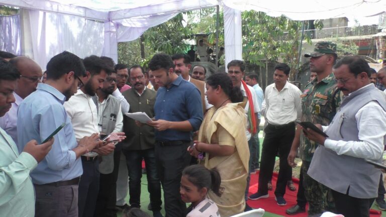 सुदूर वनांचल कापू में प्रशासन पहुंचा जनता के द्वारजिला स्तरीय जनसमस्या निवारण शिविर में बड़ी संख्या में पहुंचे ग्रामीण, कई समस्याओं का मौके पर हुआ निराकरण